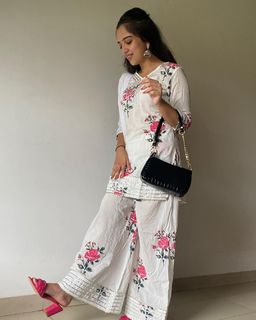 Ahsaas Channa feet photo 5