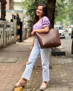 Ahsaas Channa feet photo 1