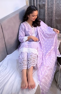 Ahsaas Channa feet photo 2