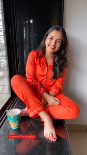 Ahsaas Channa feet photo 13