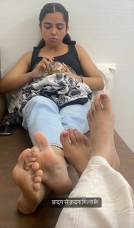 Ahsaas Channa feet photo 2