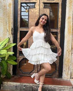 Ahsaas Channa feet photo 15