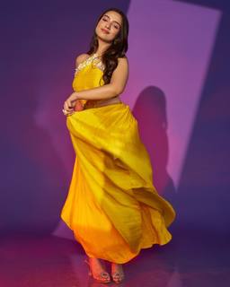 Ahsaas Channa feet photo 10