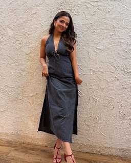 Ahsaas Channa feet photo 15