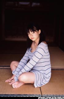 Ai Shinozaki feet photo thumbnail