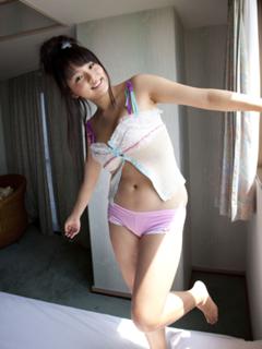 Ai Shinozaki feet photo thumbnail