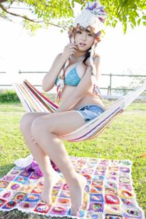 Ai Shinozaki feet photo thumbnail