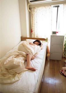 Ai Shinozaki feet photo thumbnail