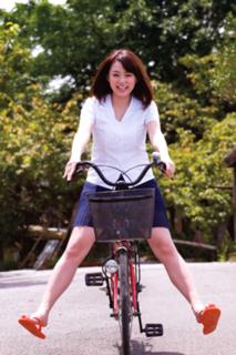 Ai Shinozaki feet photo thumbnail