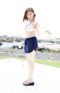 Ai Shinozaki feet photo thumbnail