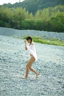 Ai Shinozaki feet photo thumbnail