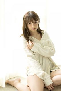 Ai Shinozaki feet photo thumbnail