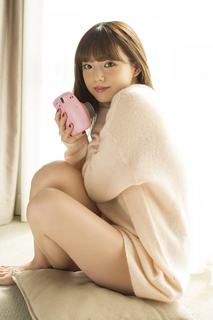 Ai Shinozaki feet photo thumbnail
