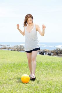 Ai Shinozaki feet photo thumbnail