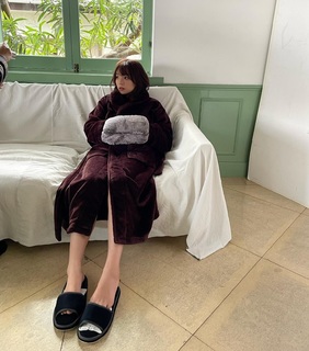 Ai Shinozaki feet photo thumbnail