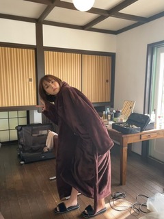 Ai Shinozaki feet photo thumbnail