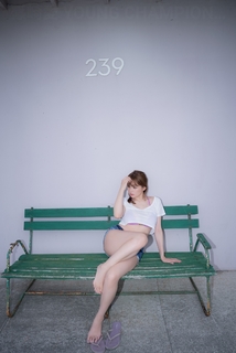 Ai Shinozaki feet photo thumbnail