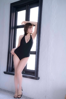 Ai Shinozaki feet photo thumbnail