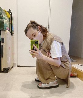 Ai Takahashi feet photo 4