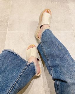 Ai Takahashi feet photo 3