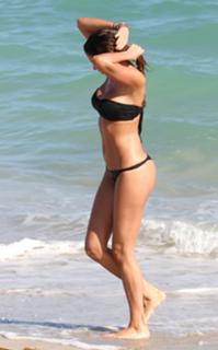 Aida Yespica feet photo thumbnail