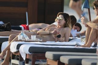Aida Yespica feet photo thumbnail
