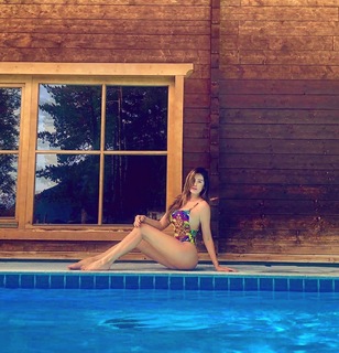 Aida Yespica feet photo thumbnail