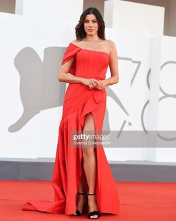 Aida Yespica feet photo thumbnail