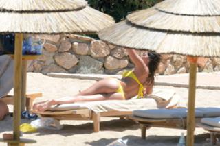 Aida Yespica feet photo thumbnail