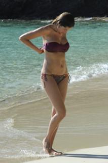 Aida Yespica feet photo thumbnail