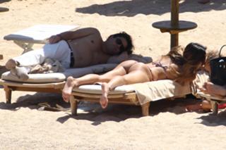 Aida Yespica feet photo thumbnail