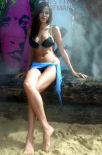 Aida Yespica feet photo thumbnail