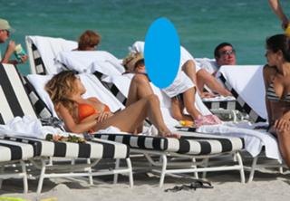 Aida Yespica feet photo thumbnail