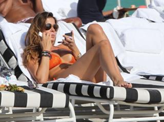 Aida Yespica feet photo thumbnail