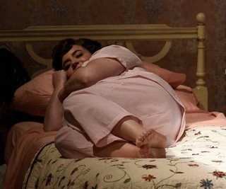 Aidy Bryant feet photo 2