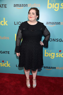 Aidy Bryant feet photo 20