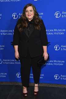 Aidy Bryant feet photo 19