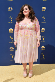 Aidy Bryant feet photo 17