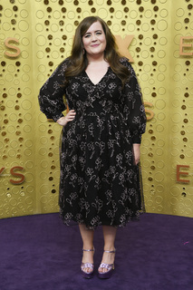 Aidy Bryant feet photo 10