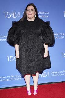 Aidy Bryant feet photo 7