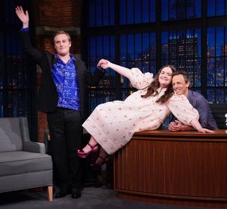 Aidy Bryant feet photo 1