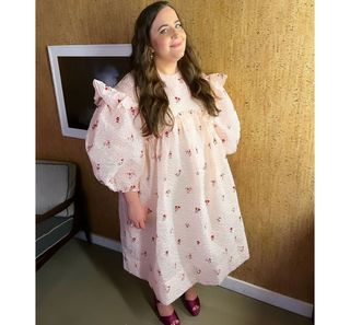 Aidy Bryant feet photo 20