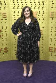 Aidy Bryant feet photo 13