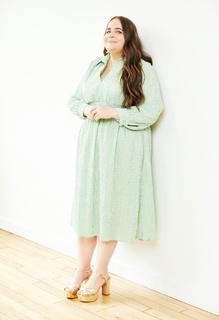 Aidy Bryant feet photo 8