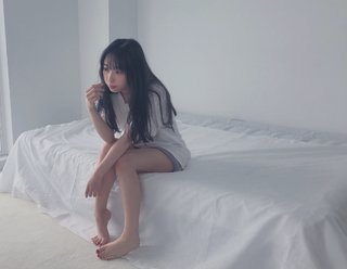 Aika Kobayashi feet photo 3