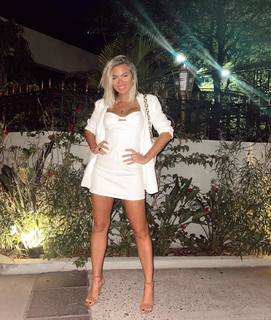 Ailén Bechara feet photo 9