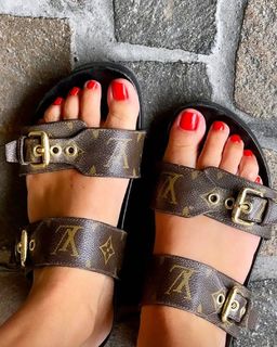Ailén Bechara feet photo 2