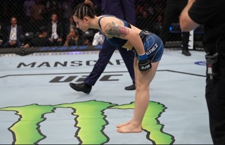 Ailín Pérez feet photo 3