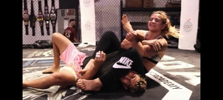 Ailín Pérez feet photo 10