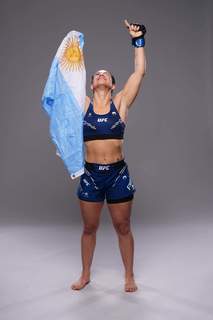 Ailín Pérez feet photo 3